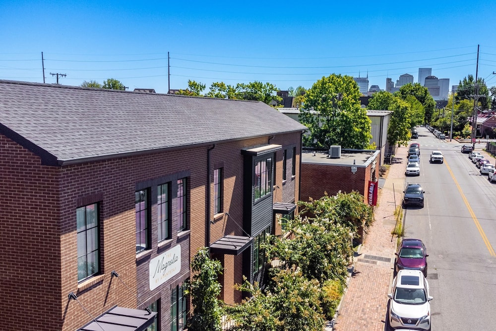 The Magnolia 1 by Avantstay Minutes to Downtown