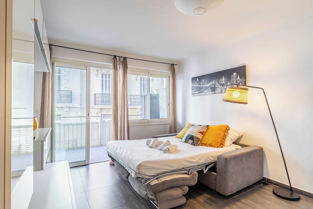 Nice Apartment With Balcony - Center Cannes 1br/4p