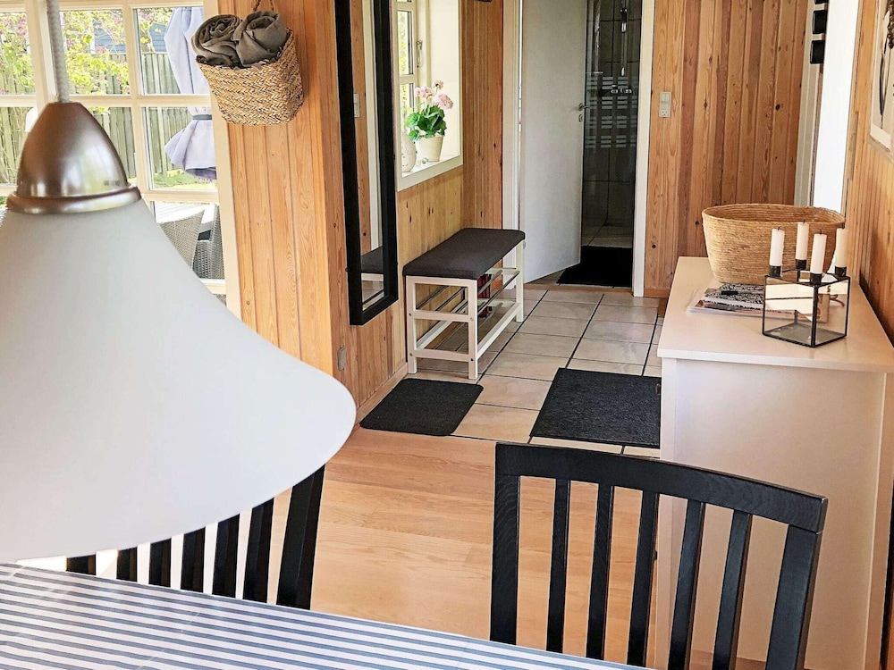 Cozy Cottage by the Sea-by Traum view 4
