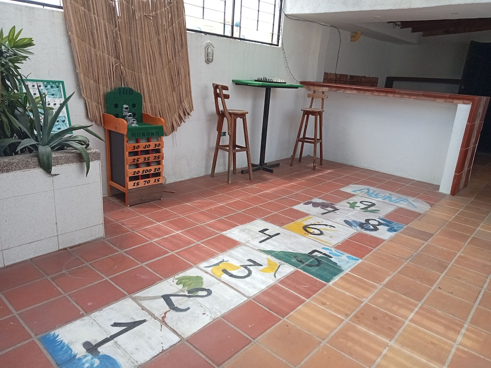 Aluna Hostel B&B
