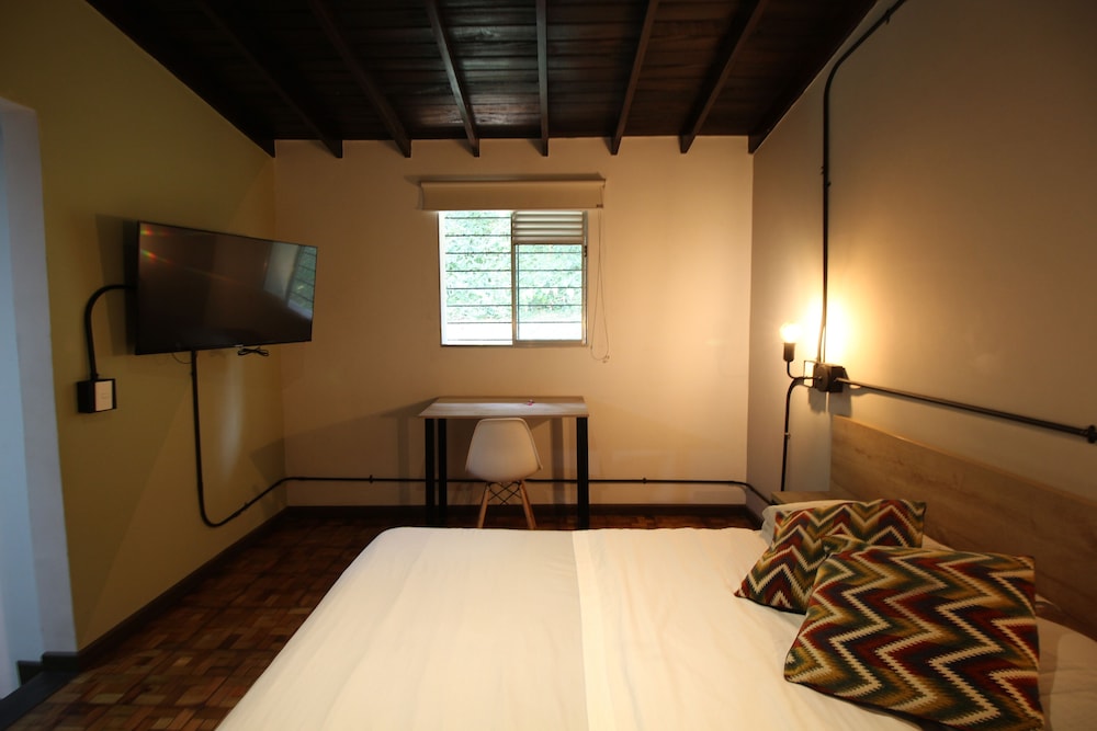 Frontera by Roots Rentals