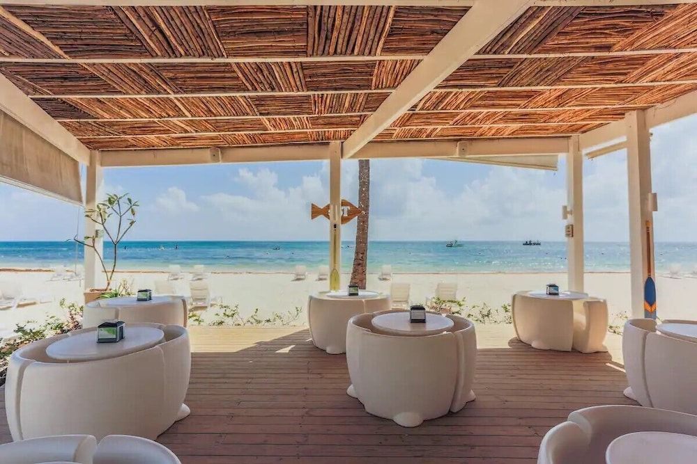 Magic Cortesea luxury beach