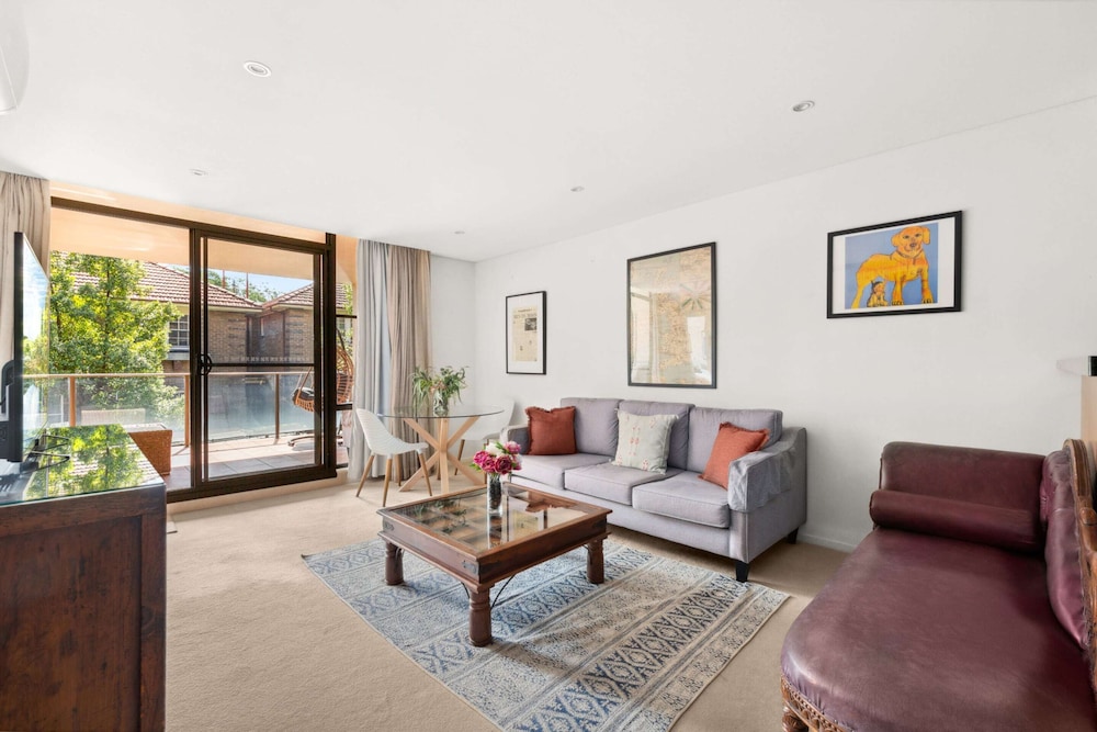 Stylish 1-bed in the Heart of Sydney's Inner West