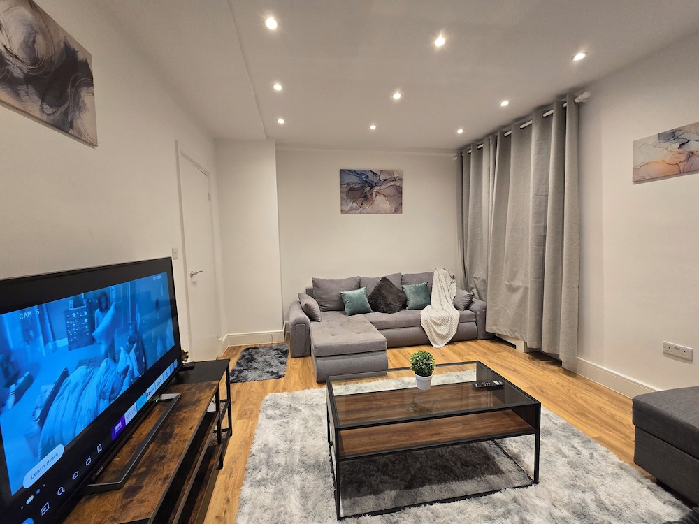 Cozy Apt Step Away Hyde Park and Oxford Street