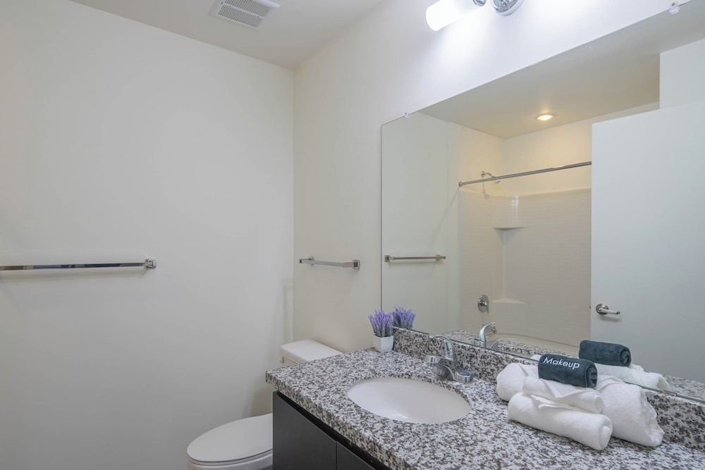 ROVE LIVING/KL - Roosevelt Point