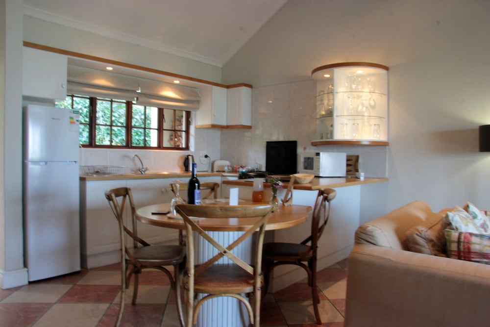 MontMartre Chalets and Guest House