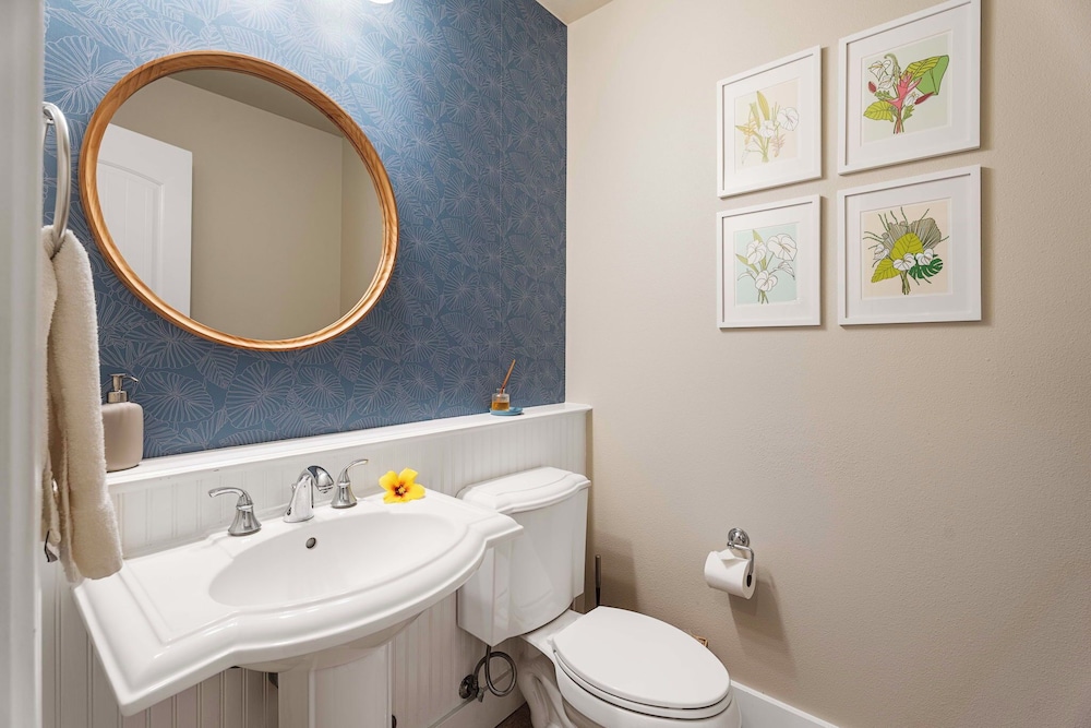 Updated Unit - Perfect Location - Vrkcv