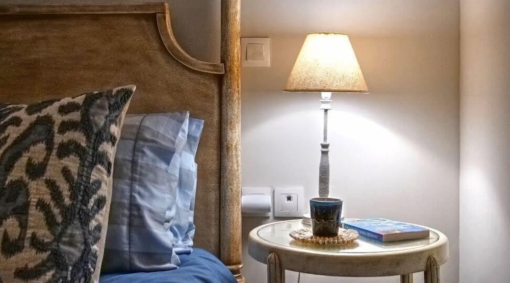 Indigo Apartment by Corfuescapes