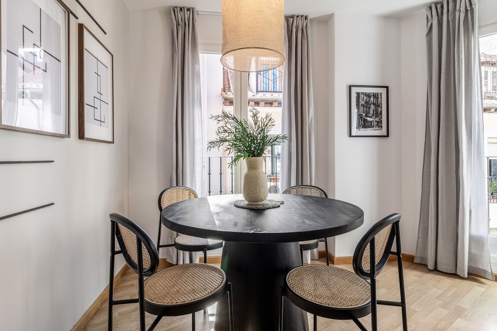 Bowie - 1 Bedroom Pool in Chueca