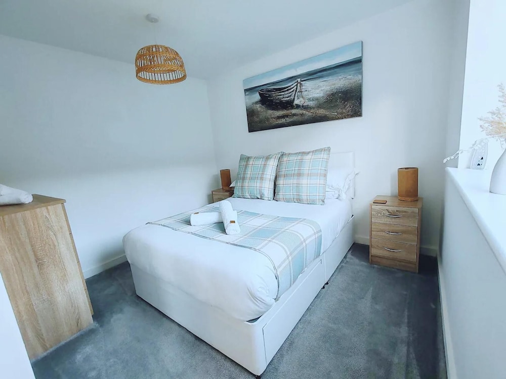 Stunning Modern Christchurch Town Centre Apartment view 3