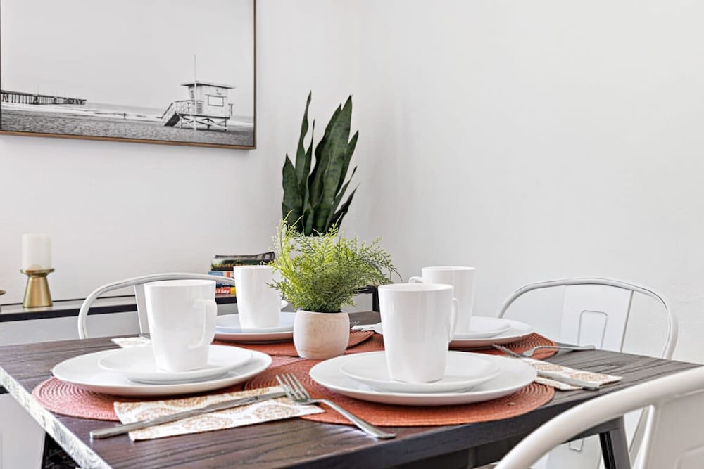 Bright and Spacious 2 BR Apartment