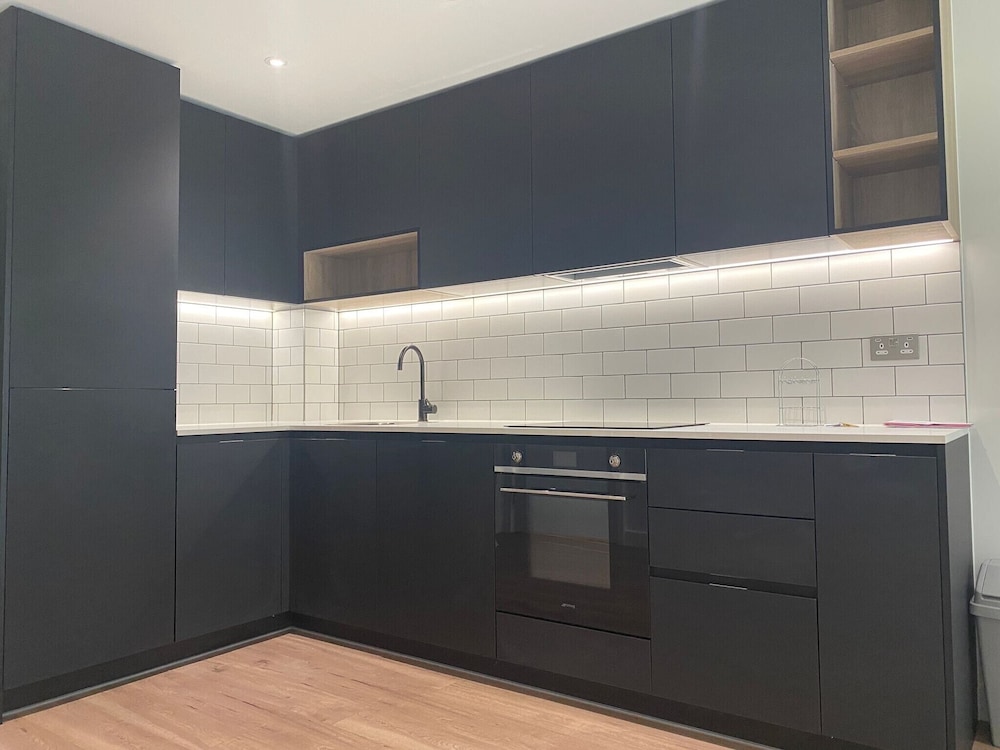 Sunny Gardens 3-bed Apartment in London