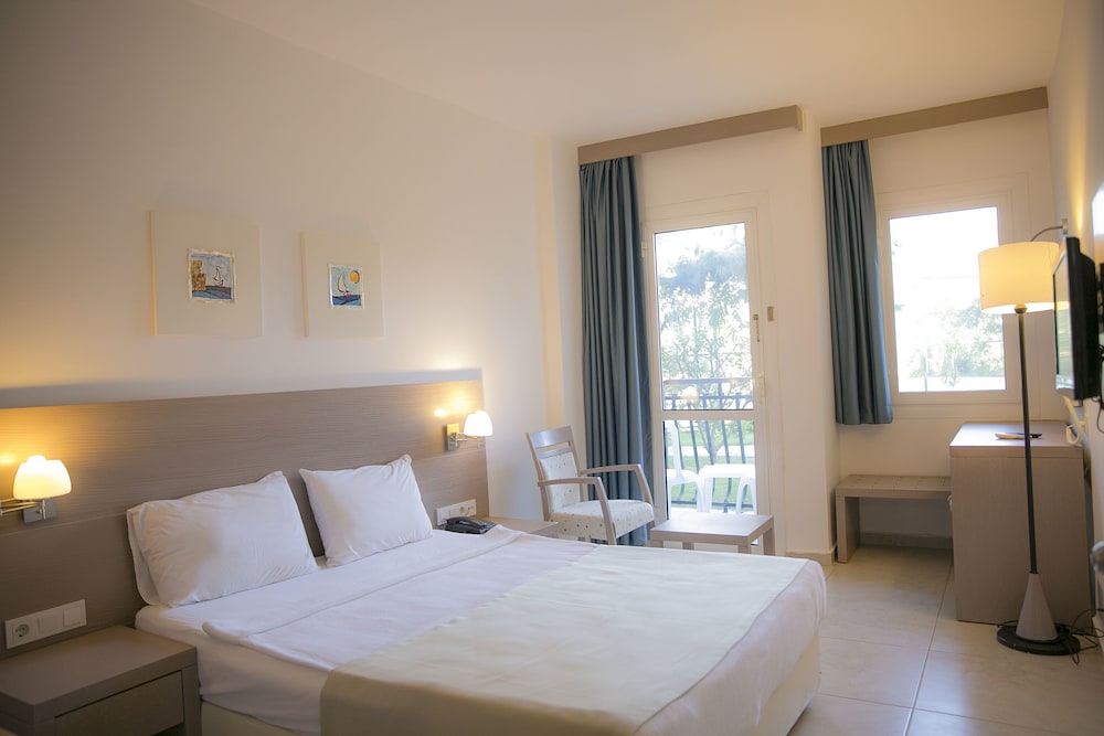Bodrum Sea Side Beach Club Otel - Image 66