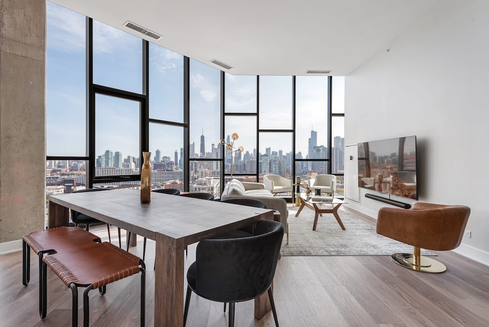 Group Escape 2 Luxury 3BR Penthouses