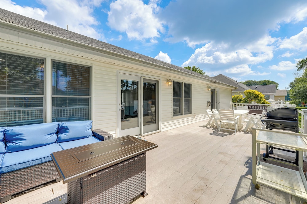 2 Mi to Bethany Beach: Home w/ Furnished Deck