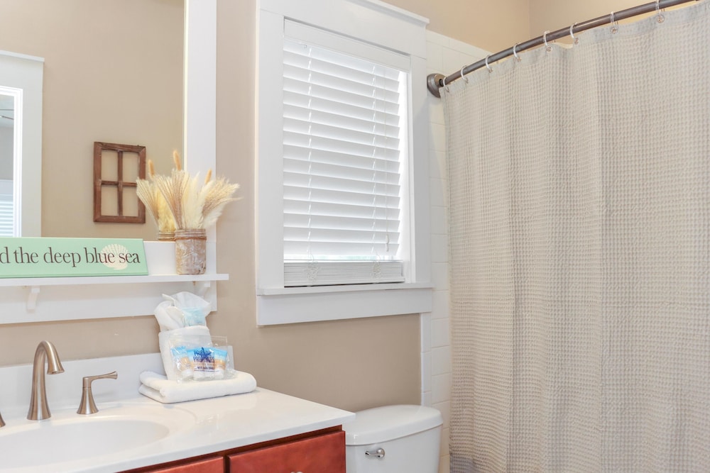Barefoot Cottage B37 - The B's Knees
