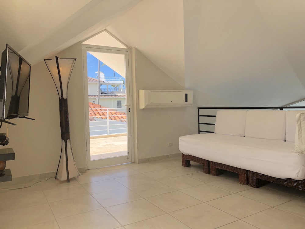 Los Corales Tropical Beach Resort & SPA