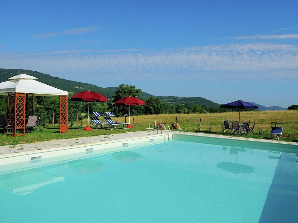 Farmhouse Near Lake Trasimeno With Pool photo 2