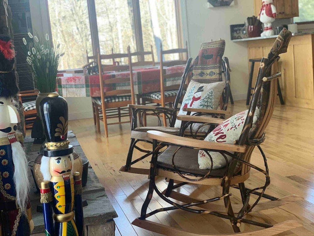 Vacation Home Near Golf Course Hiking Sleeps 20