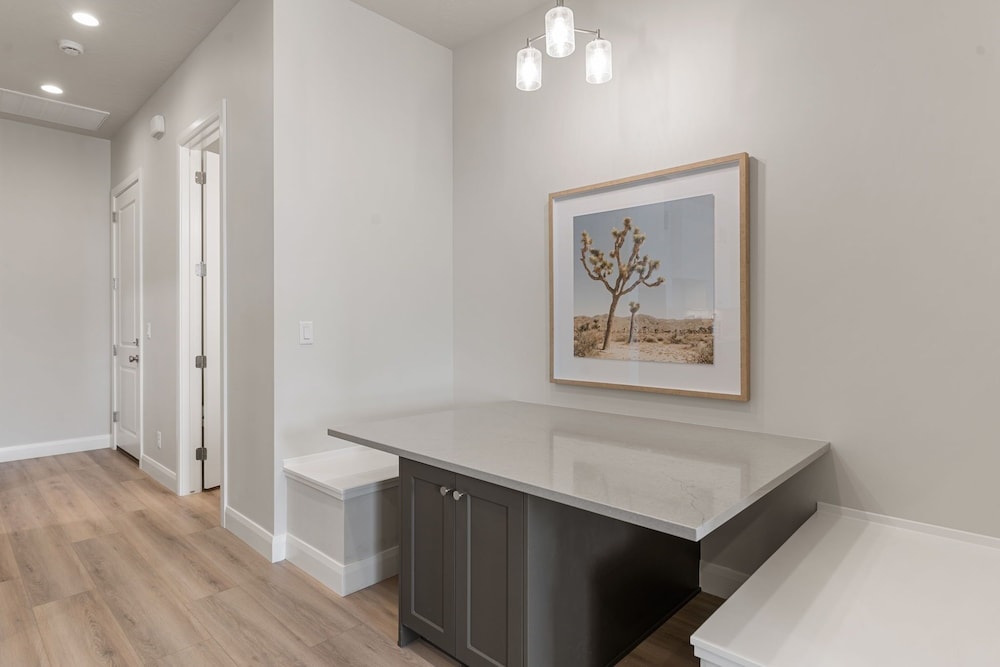 The Crash Pad 5 Bedroom Townhouse