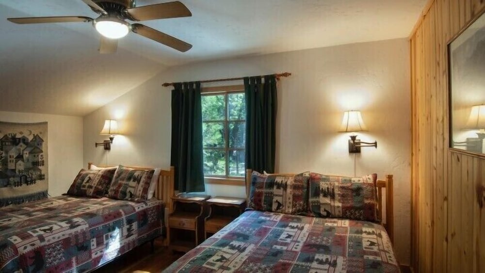 Scenic Wonders Bassett Cabin 5 Bedrooms view 5