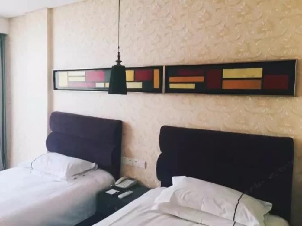 Yiwu Bai Heng Hotel