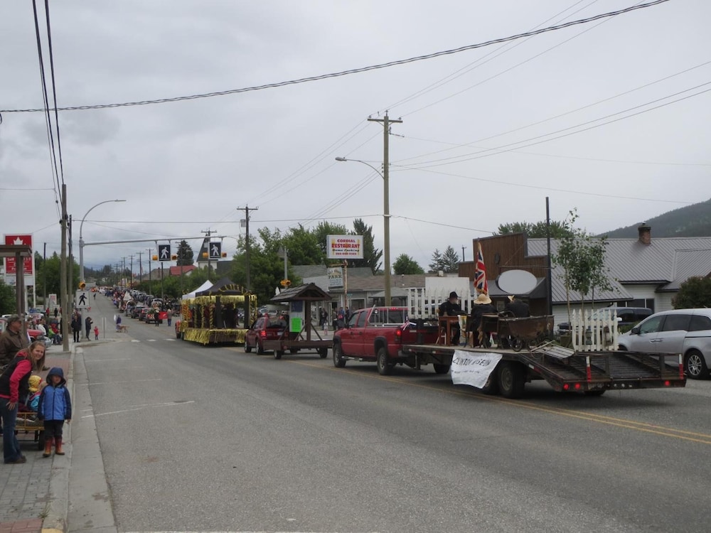 Round-Up Motel