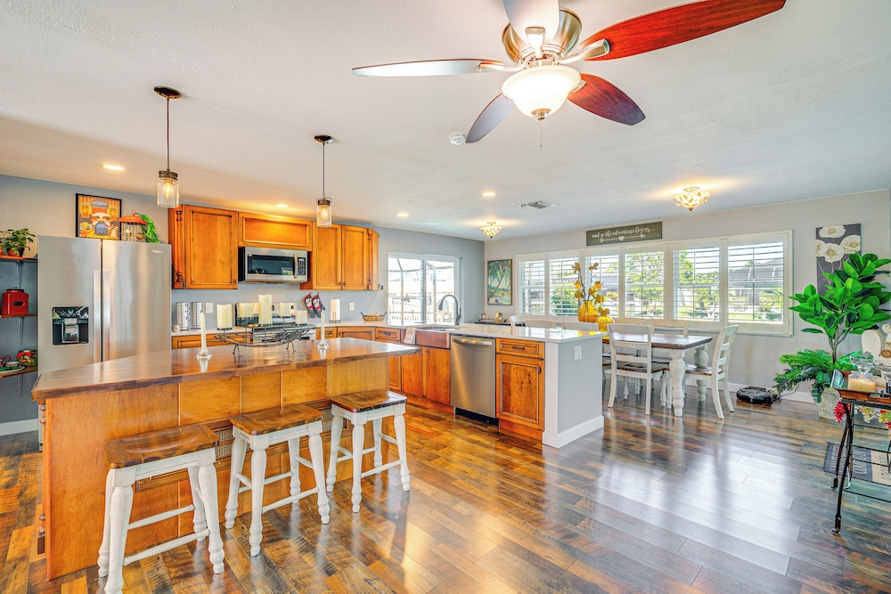 Dock + Patio w/ Canal View: Paradise in Cape Coral