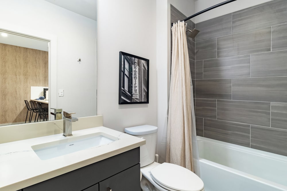 The Odyssey Apartments – by AvantStay Designer Stay in Midtown