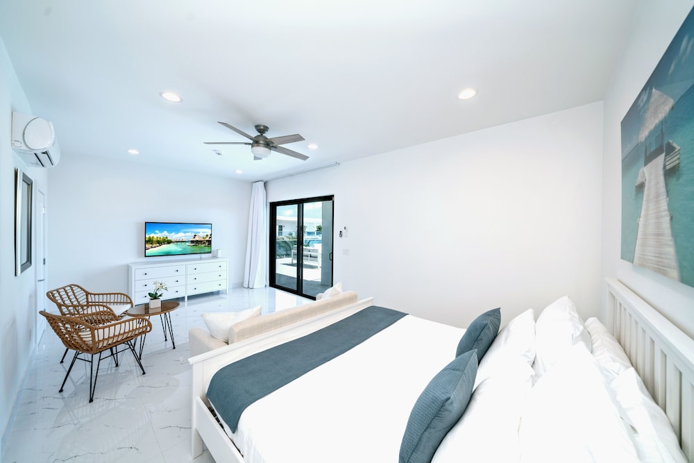 Sun Lux Villas