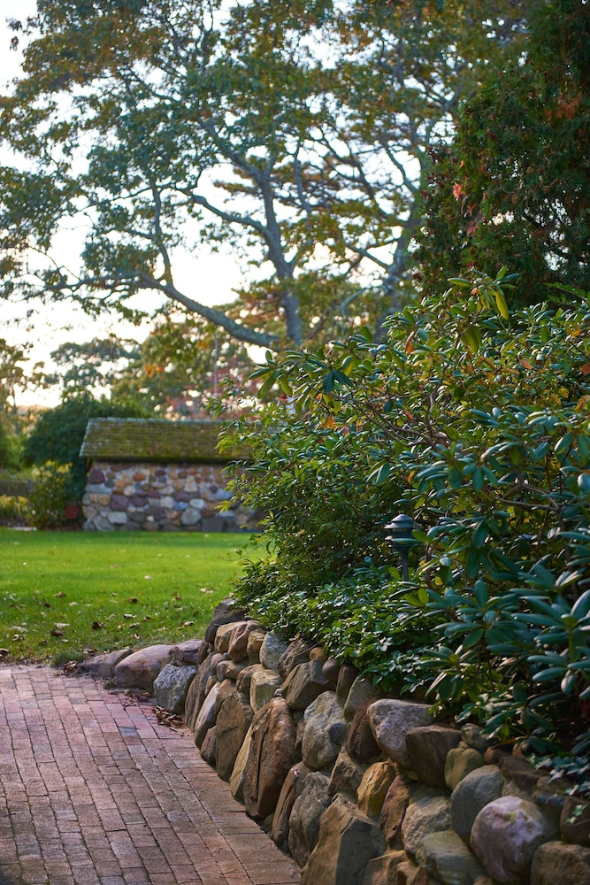 The Hampton Maid