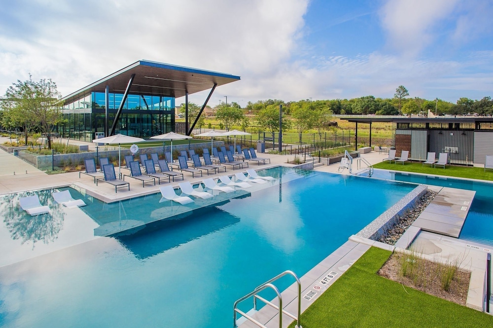 Cozy Apartment in Austin by The Key Rentals