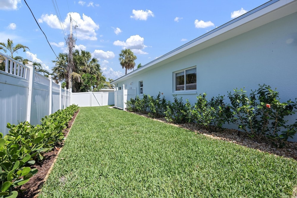Latitude Adjustment Ami 3 Bedroom Home