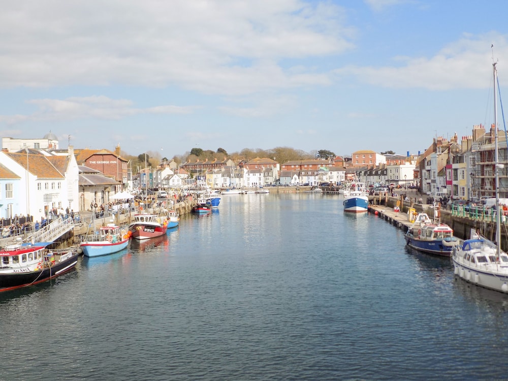 Marina Reach