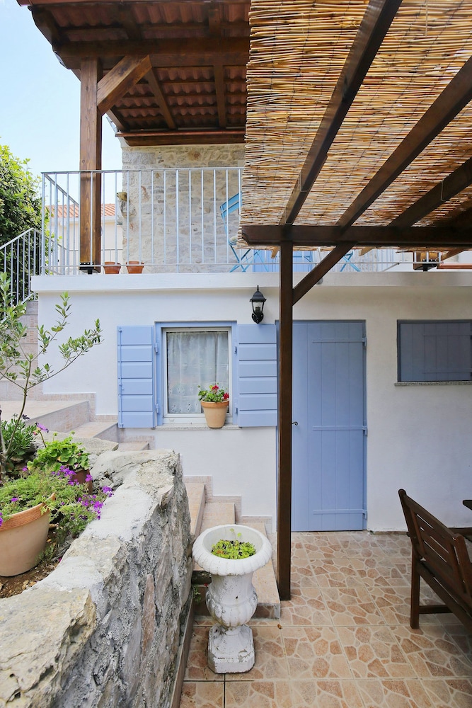 Stone House Apartment en Preko — balance & terrace
