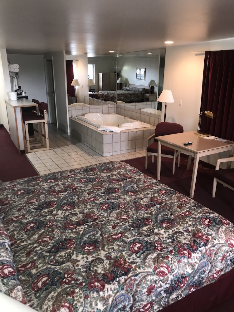 Thunderbird Motel