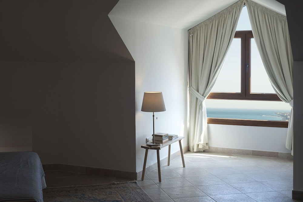 Penthouse M Reserva del Higueron 3 BEDROOMS. TRANSFER to the Beach and Train station. JACUZZI. WIFI. 2 PARKING. 2 SWIMMING POOL