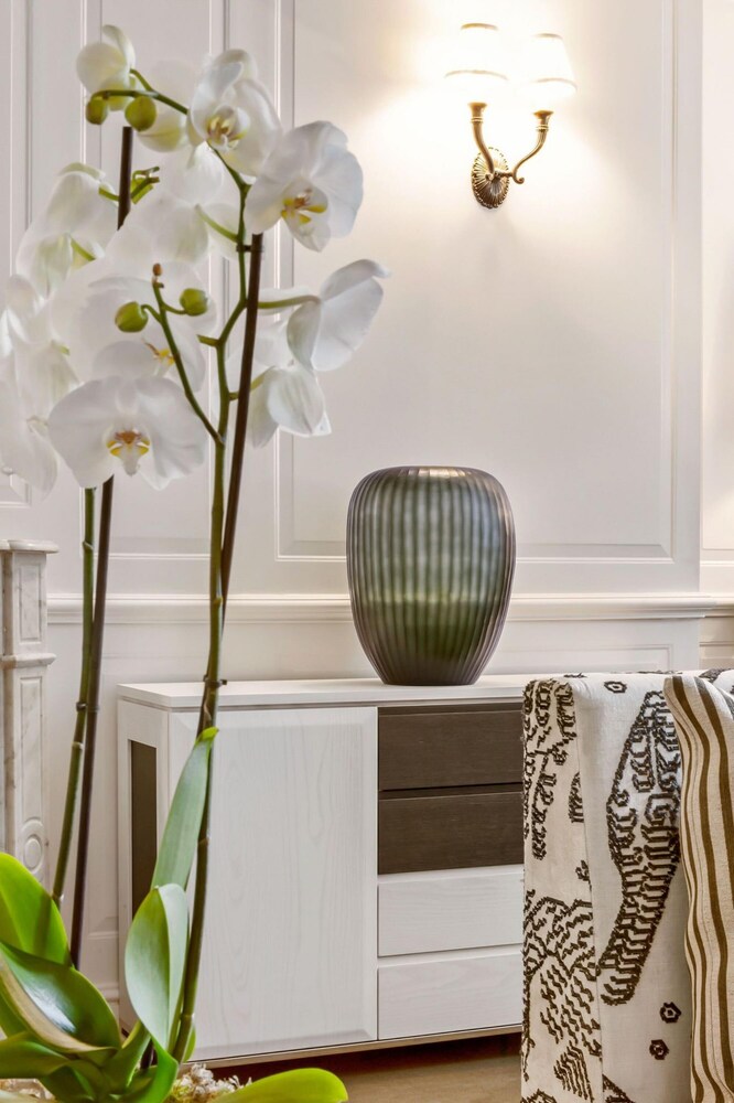 Knightsbridge 3-bed 2-bath by Harrods