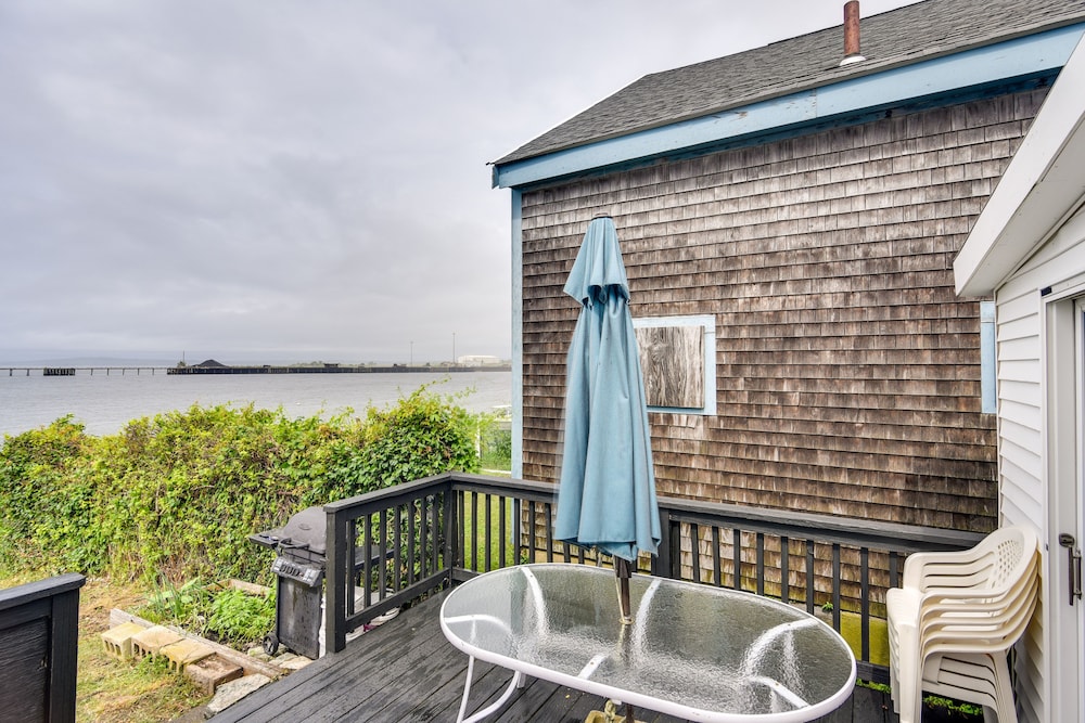 Massachusetts Vacation Rental: 5 Mi to Fall River
