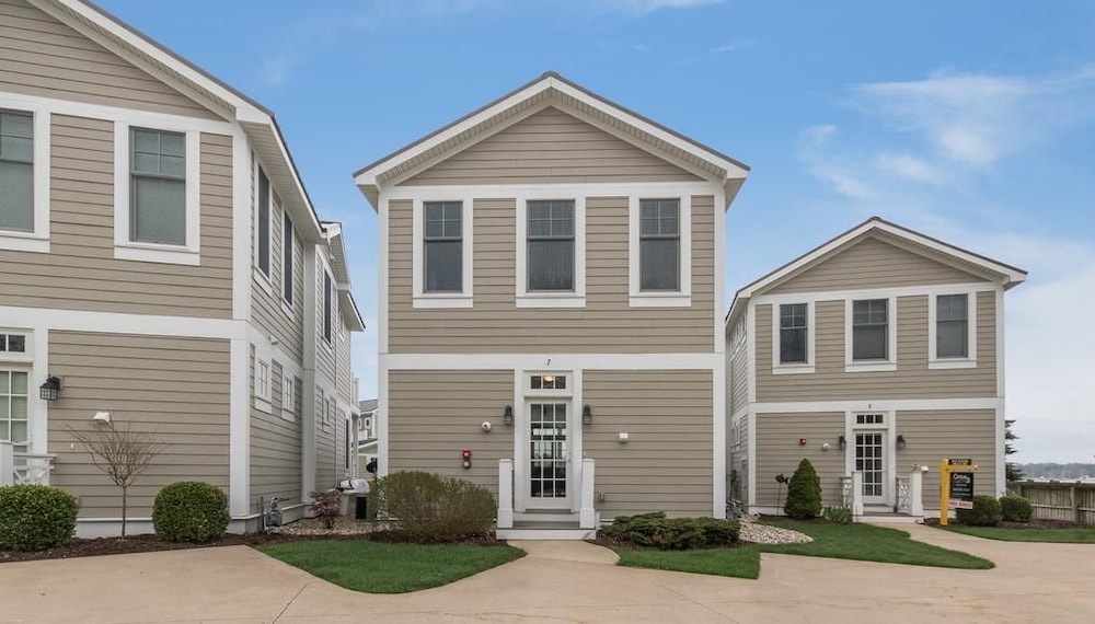 Lake Street Townhome