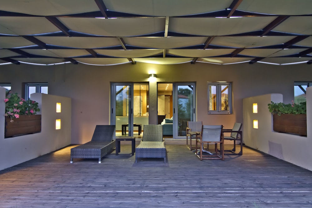 Cronwell Platamon Resort