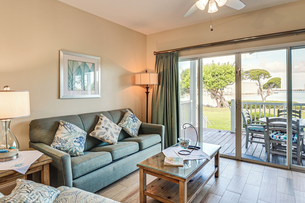 Oceanfront Duck Key Villa: 2 Marinas Steps Away!