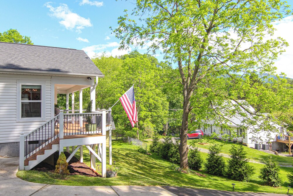 Walk to Dtwn Waynesville: Home w/ Deck!