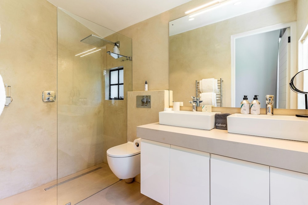 River 42 Camps Bay - Luxury Villa With Pool Stream
