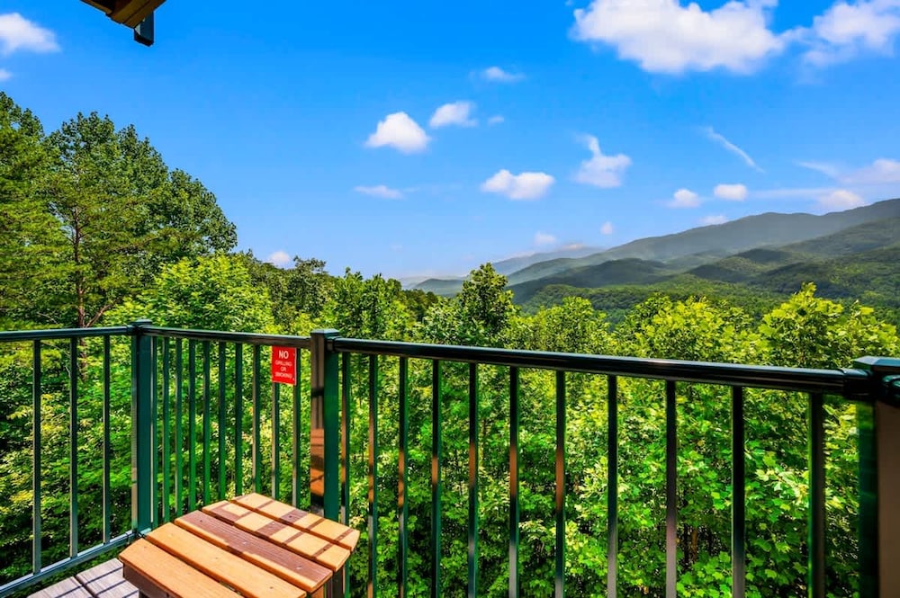 Indoor Pool Hot Tub Sleeps 4 Mountain Views