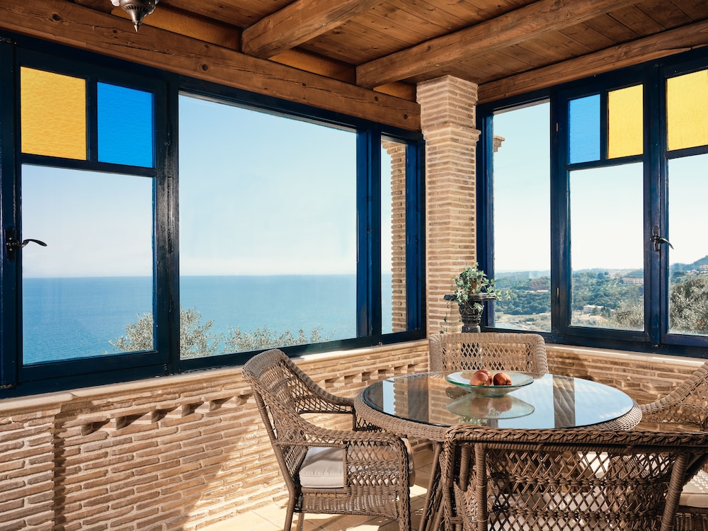 Diamond Suites