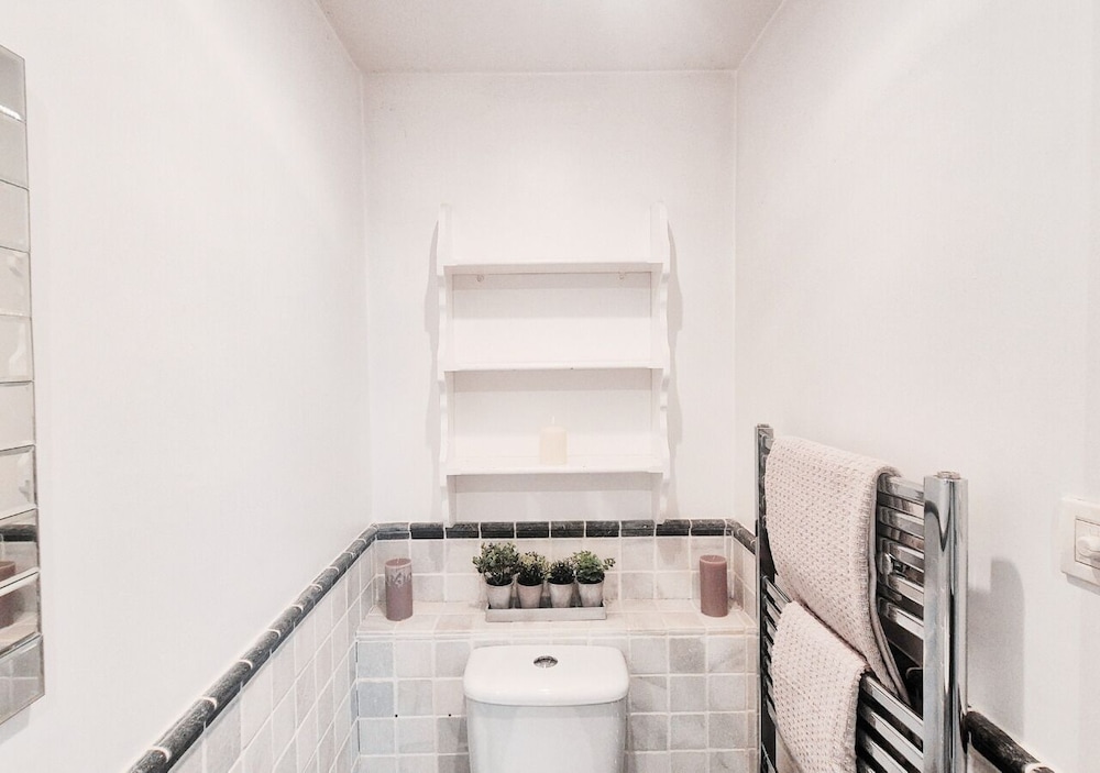 Luxurious & Spacious 2BR