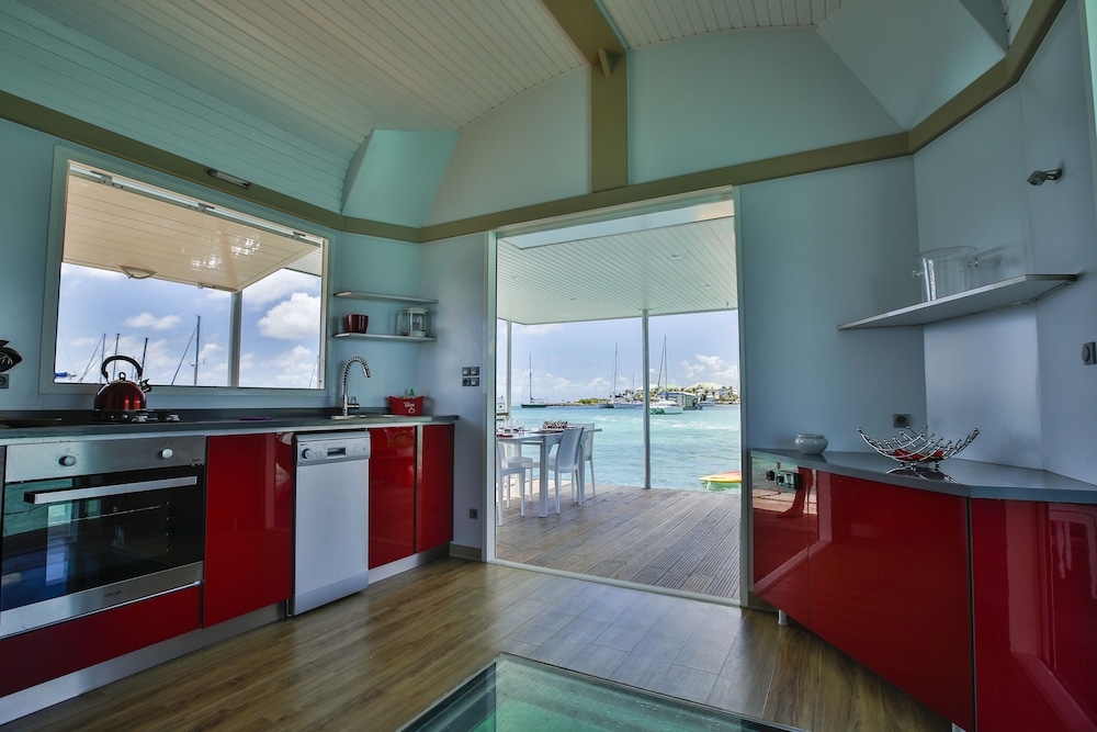 Aqua Lodge