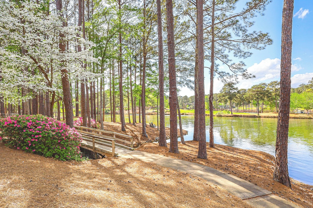 Lake Oconee Condo w/ Boat Ramp & Trail Access!