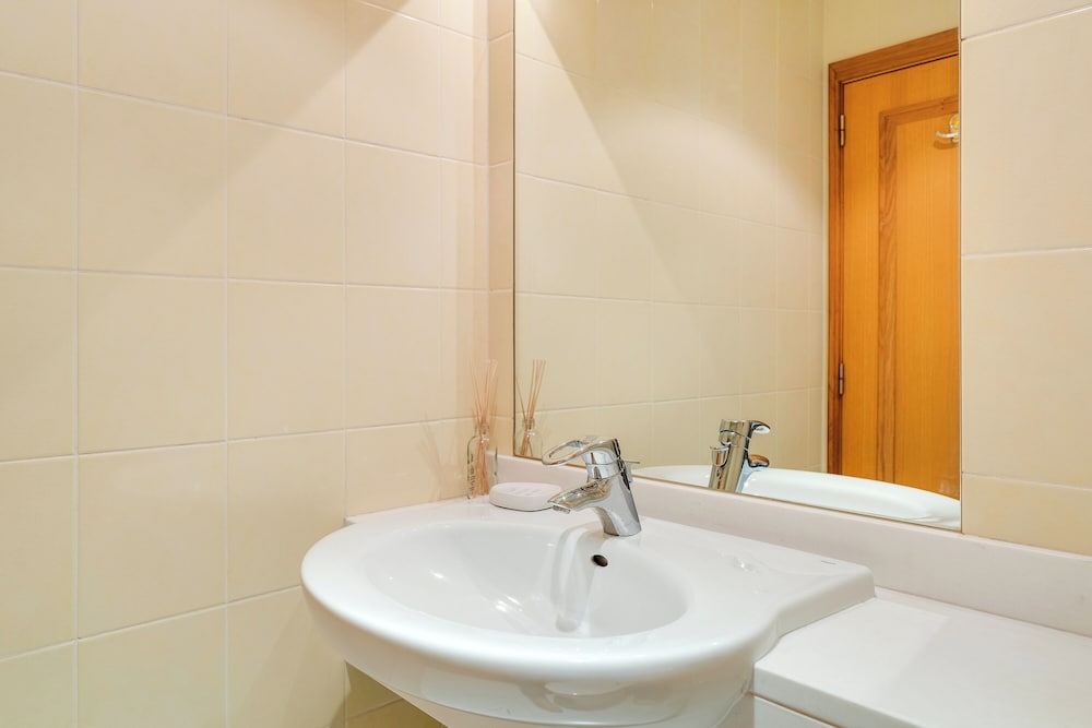 IVIS Home By HR Madeira